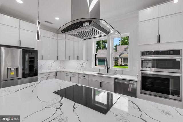 2817 DEREK RD, Alexandria, VA 22306