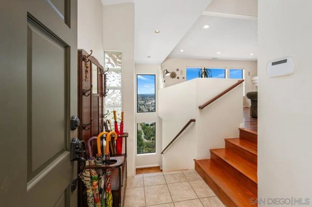 1216 Merritt Dr, El Cajon, CA 92020