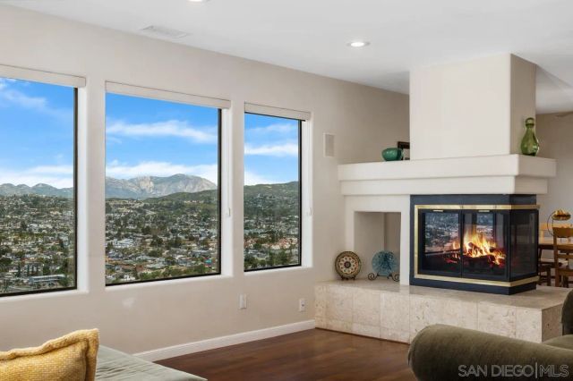 1216 Merritt Dr, El Cajon, CA 92020