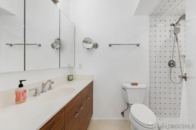 1216 Merritt Dr, El Cajon, CA 92020