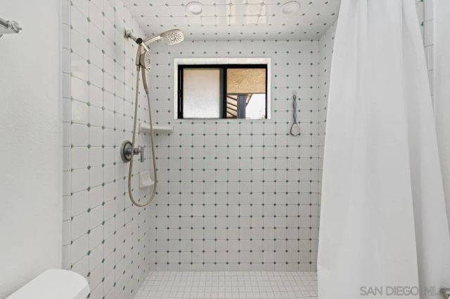 1216 Merritt Dr, El Cajon, CA 92020