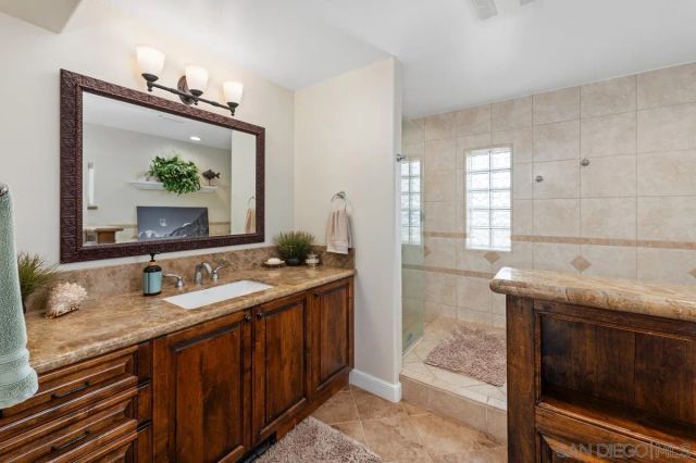 1216 Merritt Dr, El Cajon, CA 92020