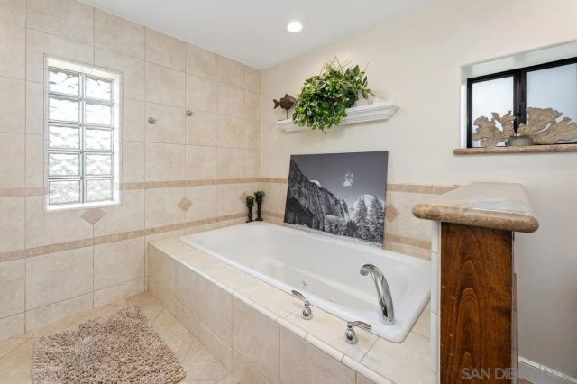 1216 Merritt Dr, El Cajon, CA 92020