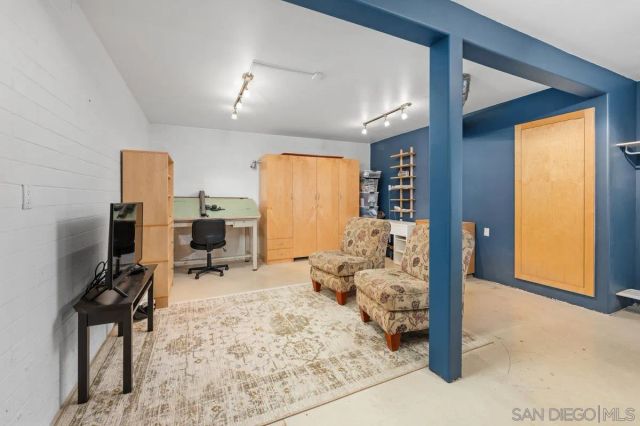 1216 Merritt Dr, El Cajon, CA 92020