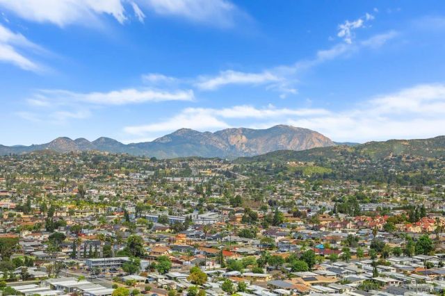 1216 Merritt Dr, El Cajon, CA 92020