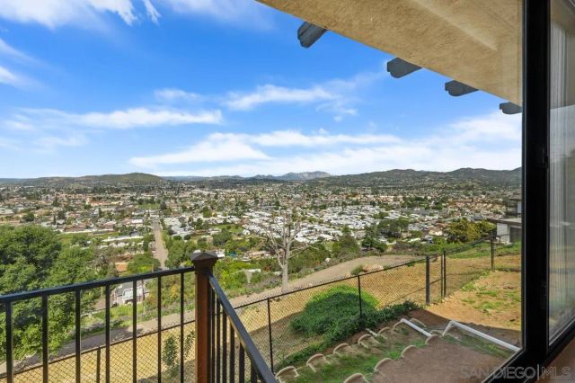 1216 Merritt Dr, El Cajon, CA 92020