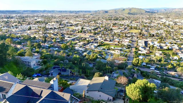 1216 Merritt Dr, El Cajon, CA 92020