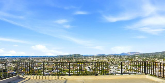 1216 Merritt Dr, El Cajon, CA 92020