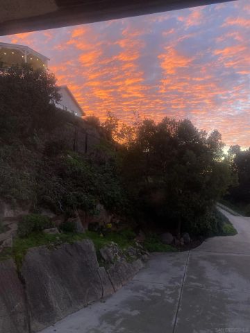 1216 Merritt Dr, El Cajon, CA 92020