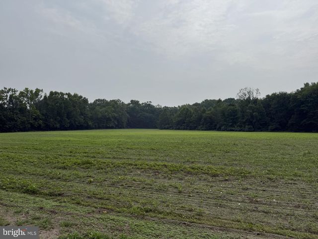 272 POINTVILLE RD, Pemberton, NJ 08068