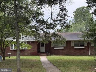 272 POINTVILLE RD, Pemberton, NJ 08068