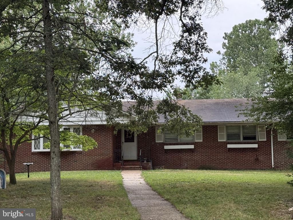272 POINTVILLE RD, Pemberton, NJ 08068