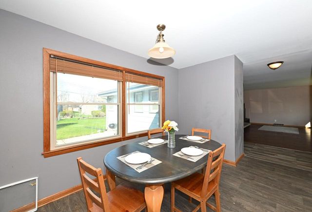 5319 Lakeside DRIVE, Greendale, WI 53129