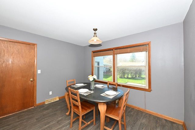 5319 Lakeside DRIVE, Greendale, WI 53129