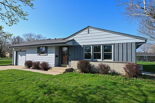 5319 Lakeside DRIVE, Greendale, WI 53129
