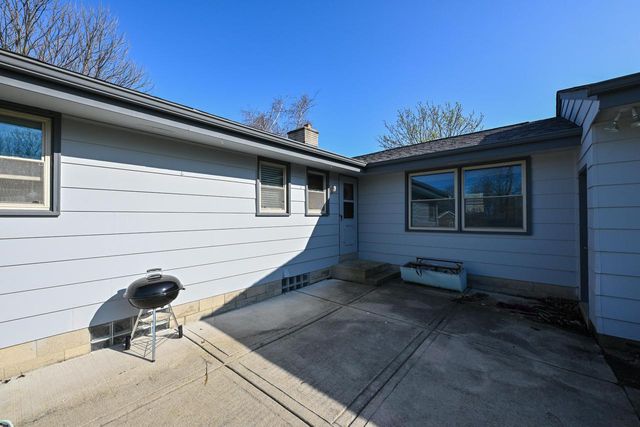 5319 Lakeside DRIVE, Greendale, WI 53129