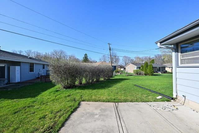 5319 Lakeside DRIVE, Greendale, WI 53129