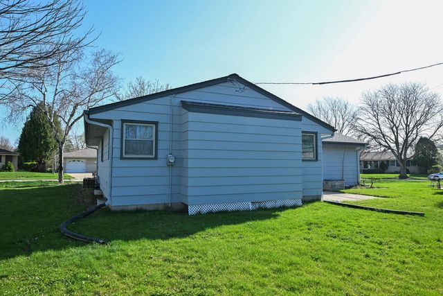 5319 Lakeside DRIVE, Greendale, WI 53129