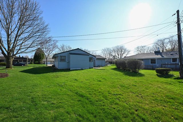 5319 Lakeside DRIVE, Greendale, WI 53129