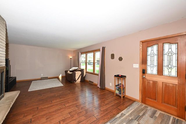 5319 Lakeside DRIVE, Greendale, WI 53129