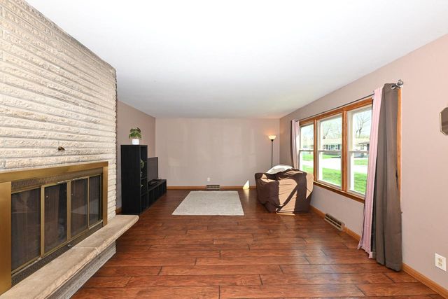 5319 Lakeside DRIVE, Greendale, WI 53129