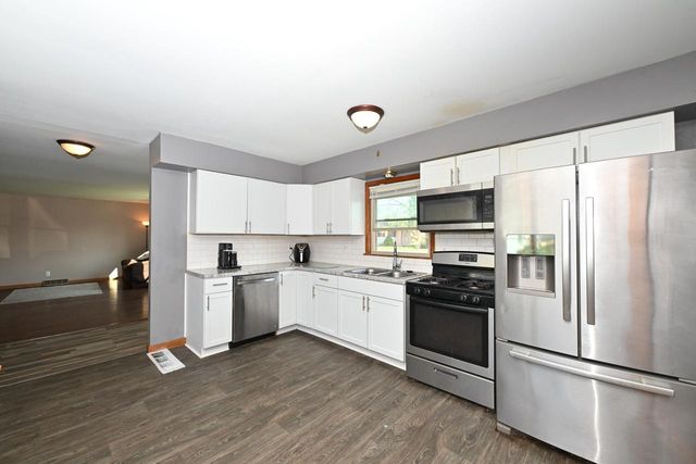 5319 Lakeside DRIVE, Greendale, WI 53129