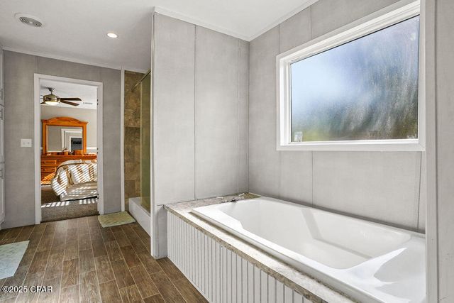 3120 Crystal Lake Drive, Chipley, FL 32428