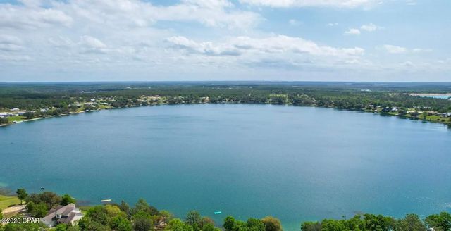 3120 Crystal Lake Drive, Chipley, FL 32428