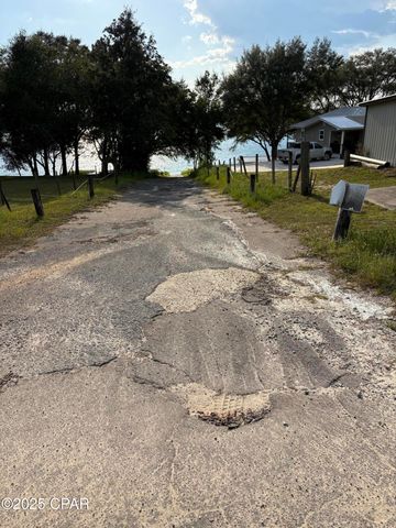 3120 Crystal Lake Drive, Chipley, FL 32428
