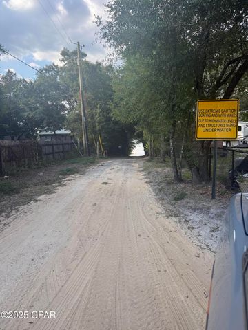 3120 Crystal Lake Drive, Chipley, FL 32428
