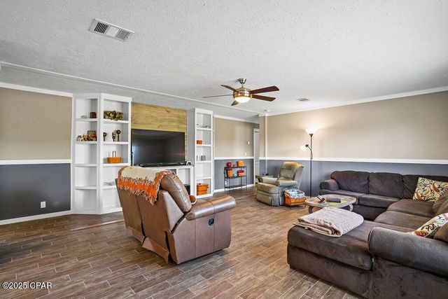 3120 Crystal Lake Drive, Chipley, FL 32428