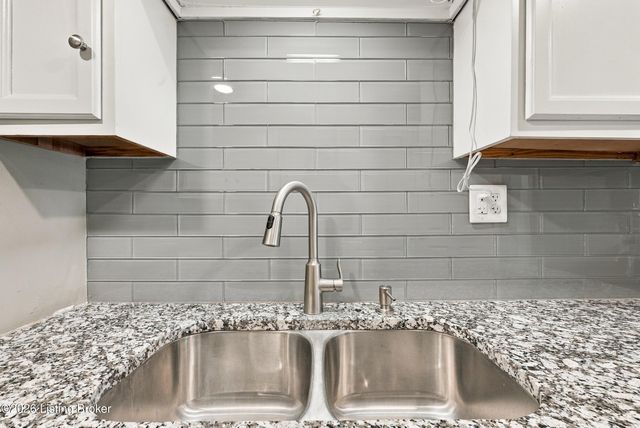 125 Dorsey Station Rd, Louisville, KY 40223