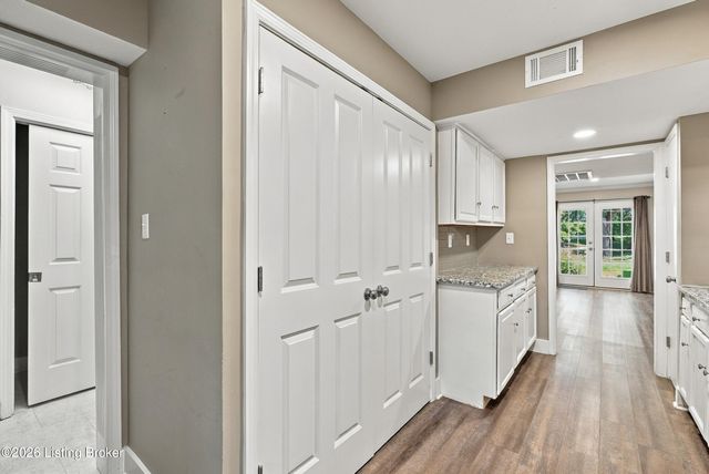 125 Dorsey Station Rd, Louisville, KY 40223