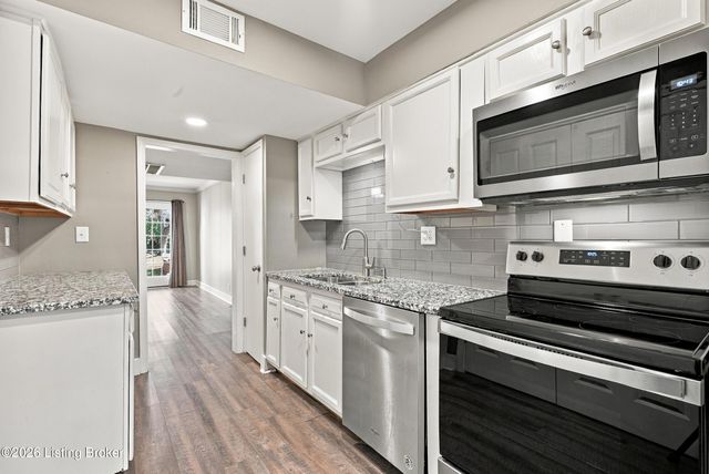 125 Dorsey Station Rd, Louisville, KY 40223