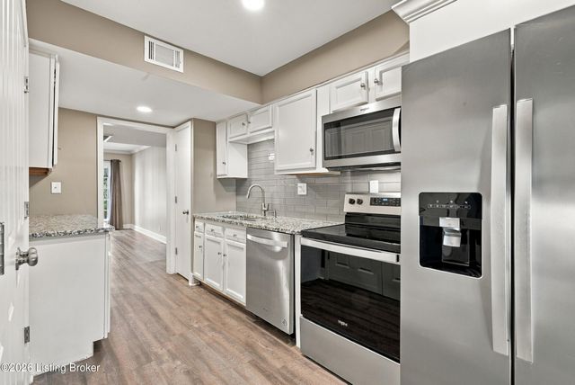 125 Dorsey Station Rd, Louisville, KY 40223