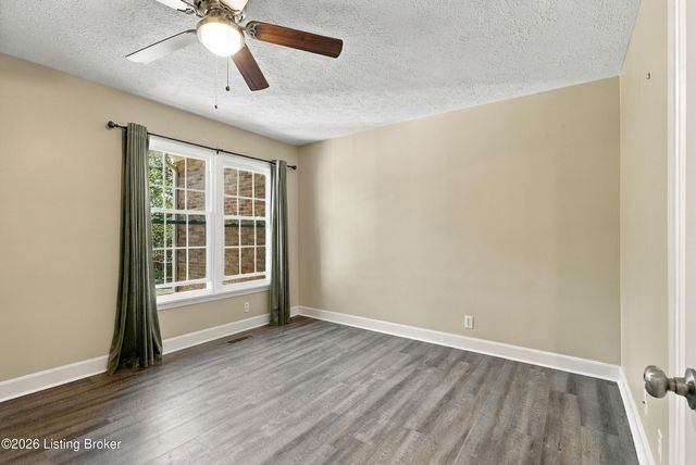 125 Dorsey Station Rd, Louisville, KY 40223