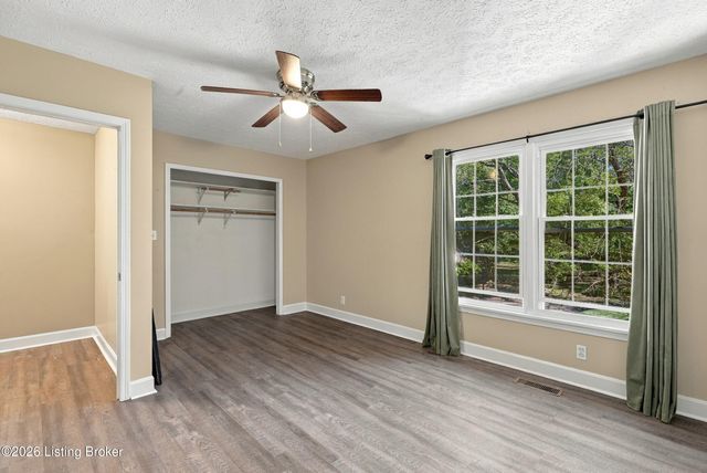 125 Dorsey Station Rd, Louisville, KY 40223