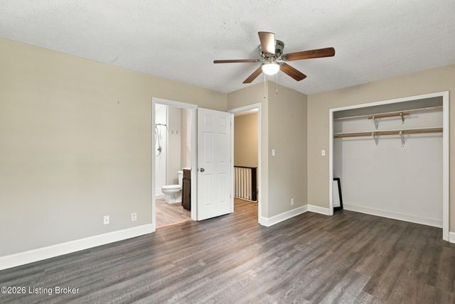 125 Dorsey Station Rd, Louisville, KY 40223
