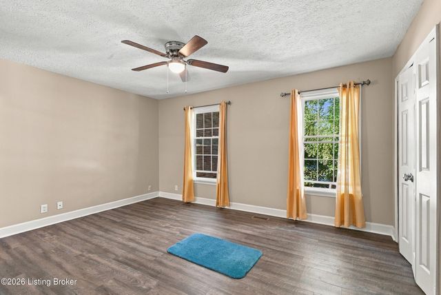 125 Dorsey Station Rd, Louisville, KY 40223