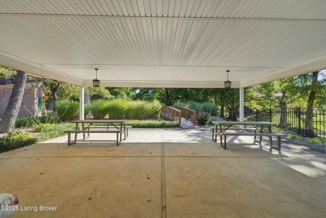 125 Dorsey Station Rd, Louisville, KY 40223
