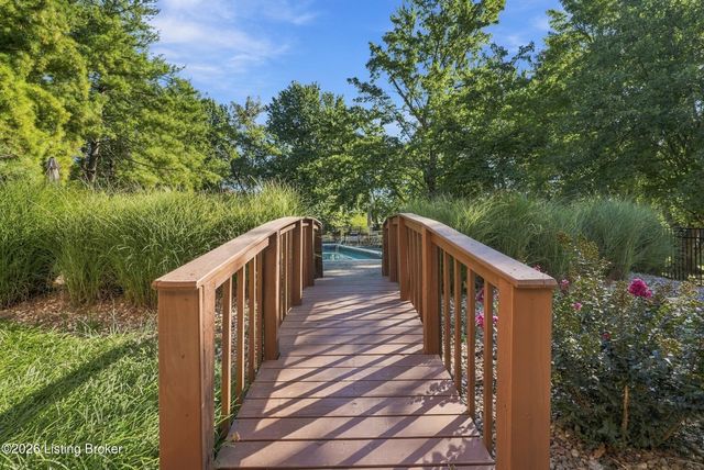 125 Dorsey Station Rd, Louisville, KY 40223