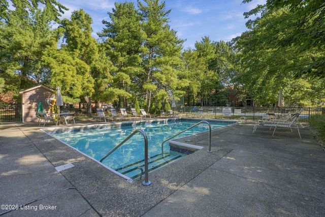 125 Dorsey Station Rd, Louisville, KY 40223