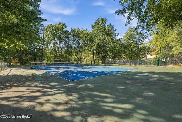 125 Dorsey Station Rd, Louisville, KY 40223
