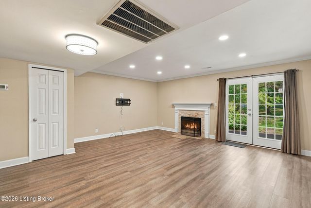 125 Dorsey Station Rd, Louisville, KY 40223