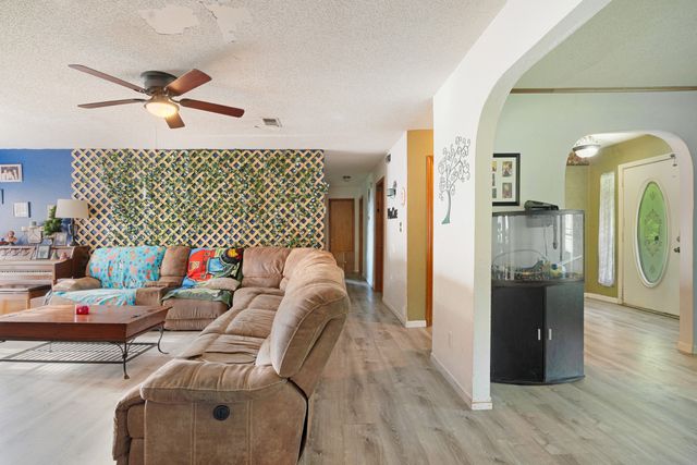 2640 3 RD St SE, Paris, TX 75460