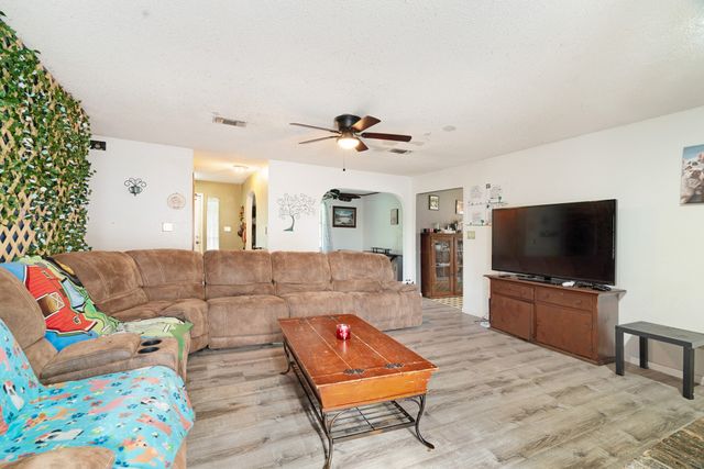 2640 3 RD St SE, Paris, TX 75460