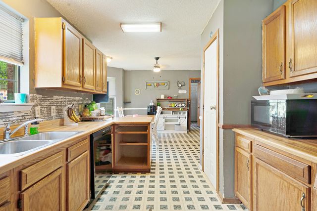 2640 3 RD St SE, Paris, TX 75460