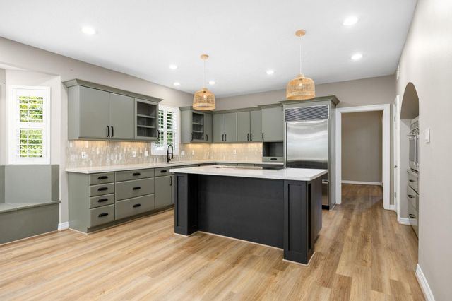 215 Caleta Circle, Richmond, TX 77406