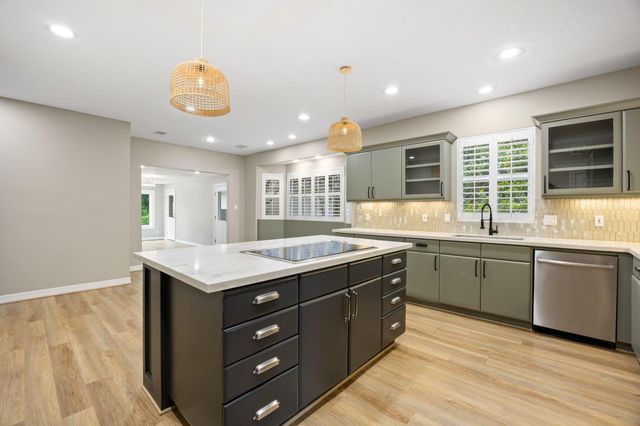 215 Caleta Circle, Richmond, TX 77406