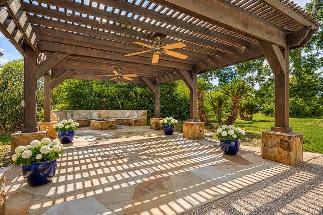 215 Caleta Circle, Richmond, TX 77406